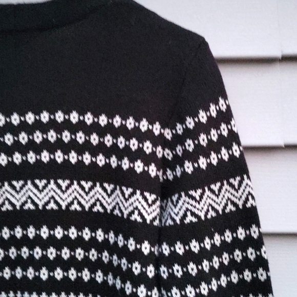 CHRISTOPHER &BANKS WOMENS SWEATER SIZE MEDIUM NWT - Picture 15 of 16